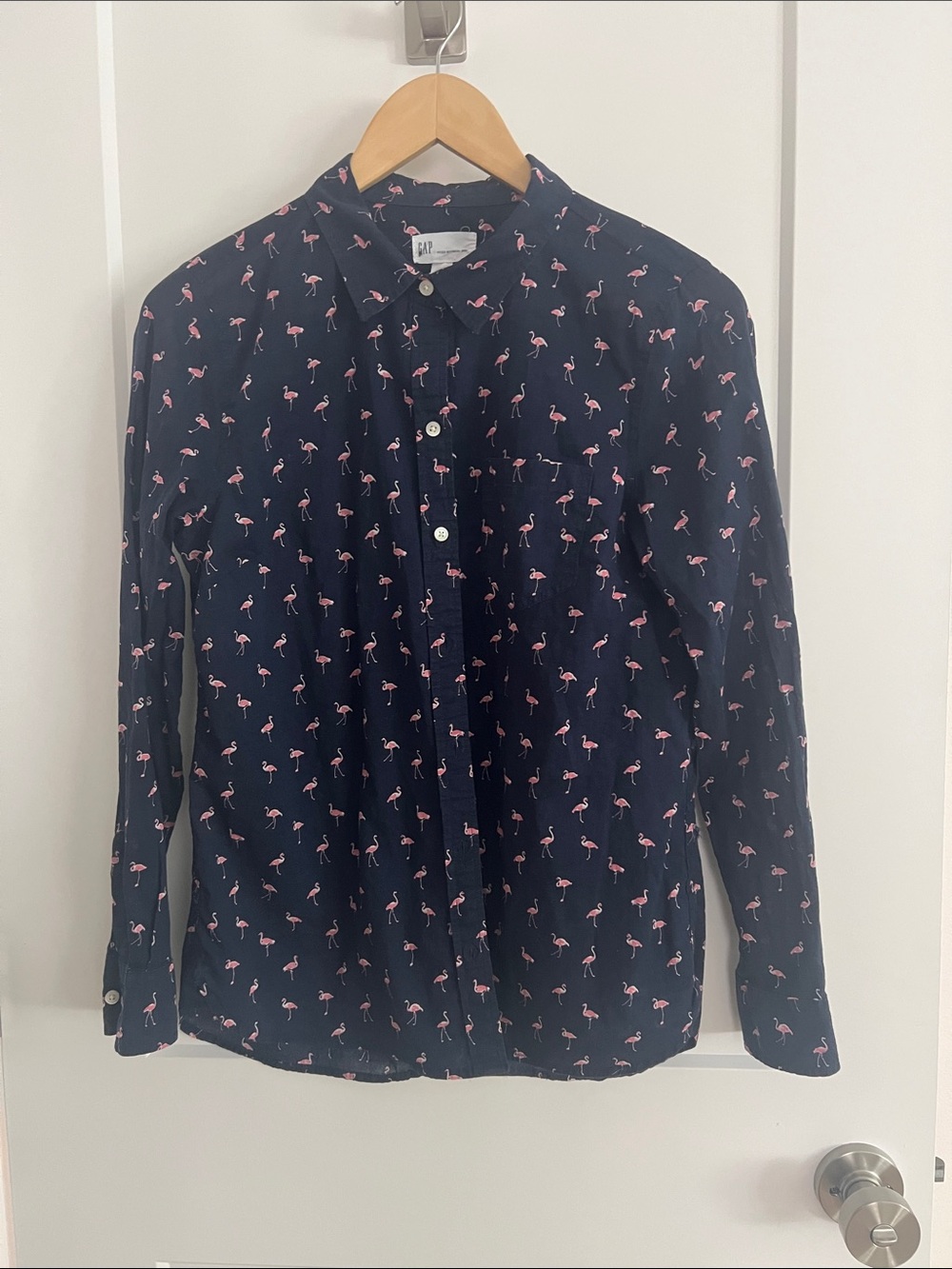 Women’s small Navy Button-Down Shirt with Pink Flamingo Print 🦩🦩🦩🦩